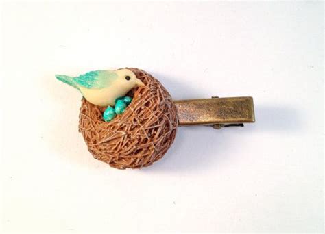 Magic hair clip in the shape of a bird nest